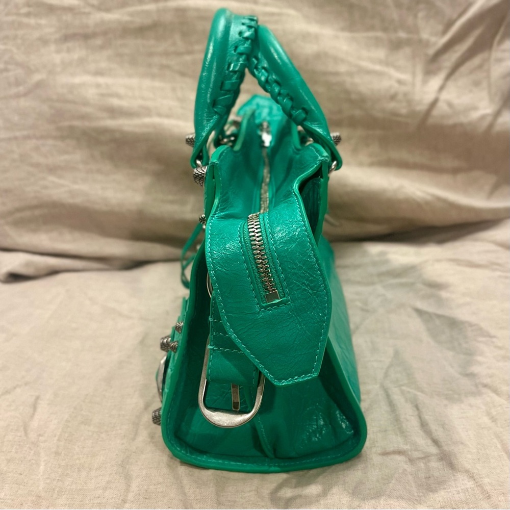 $2790 Balenciaga Arena Neo Cagole Lamb Leather Crossbody Bag, Vivid Green 700940 - Picture 4 of 16